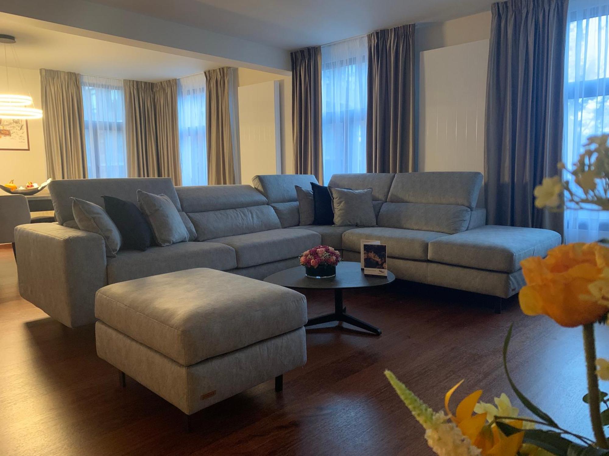 Botanique Suites Airbnb, Antwerpia Zewnętrze zdjęcie