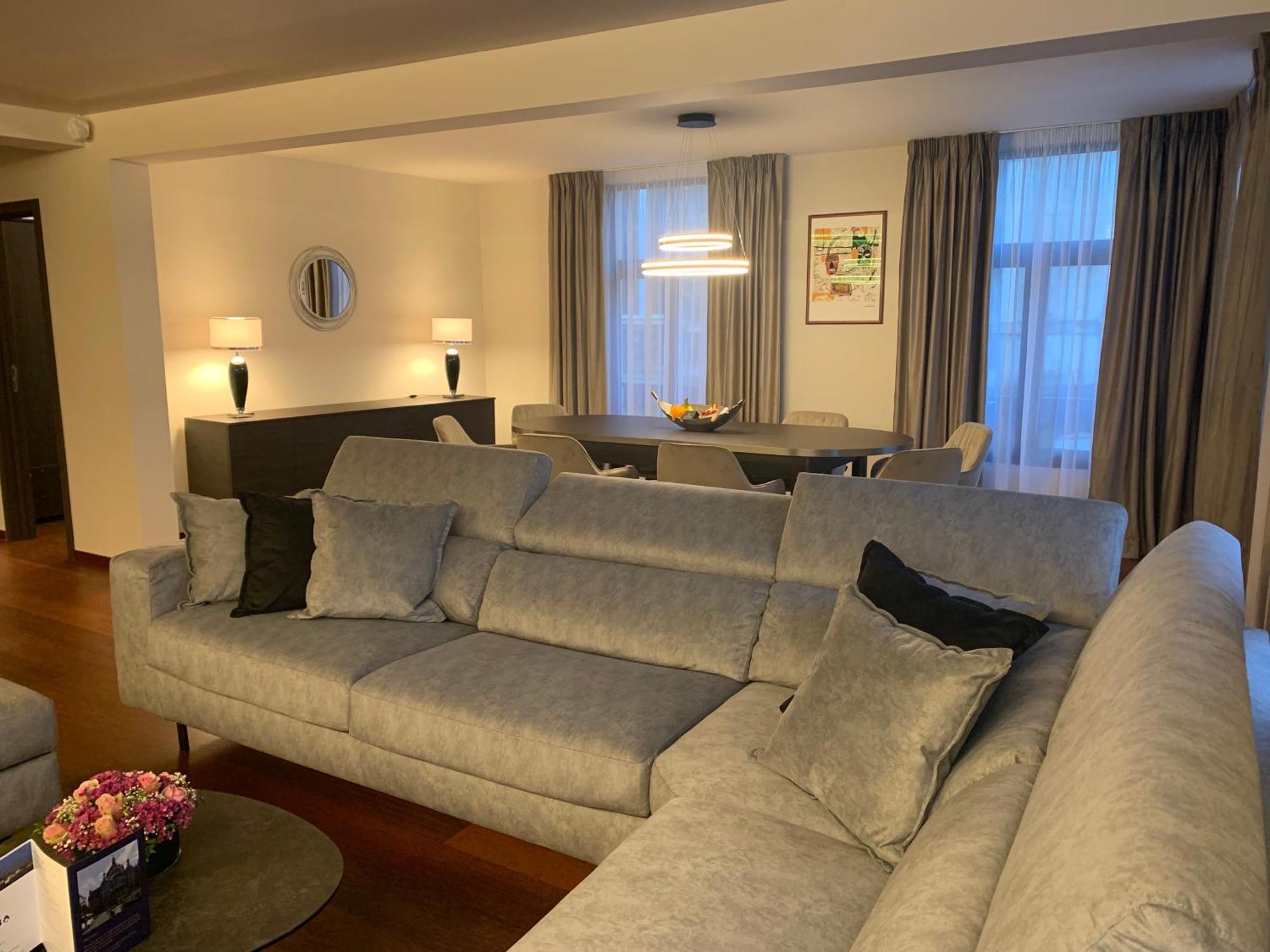Botanique Suites Airbnb, Antwerpia Zewnętrze zdjęcie