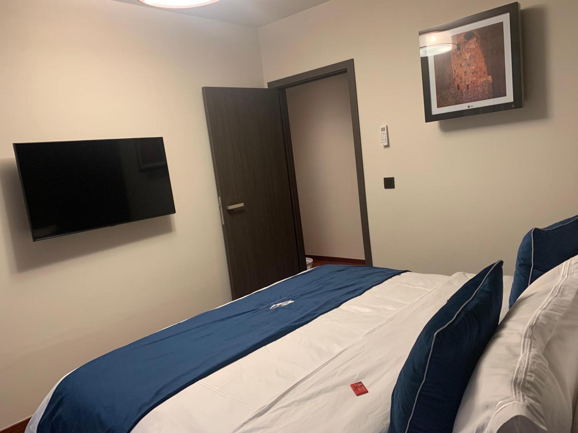 Botanique Suites Airbnb, Antwerpia Zewnętrze zdjęcie