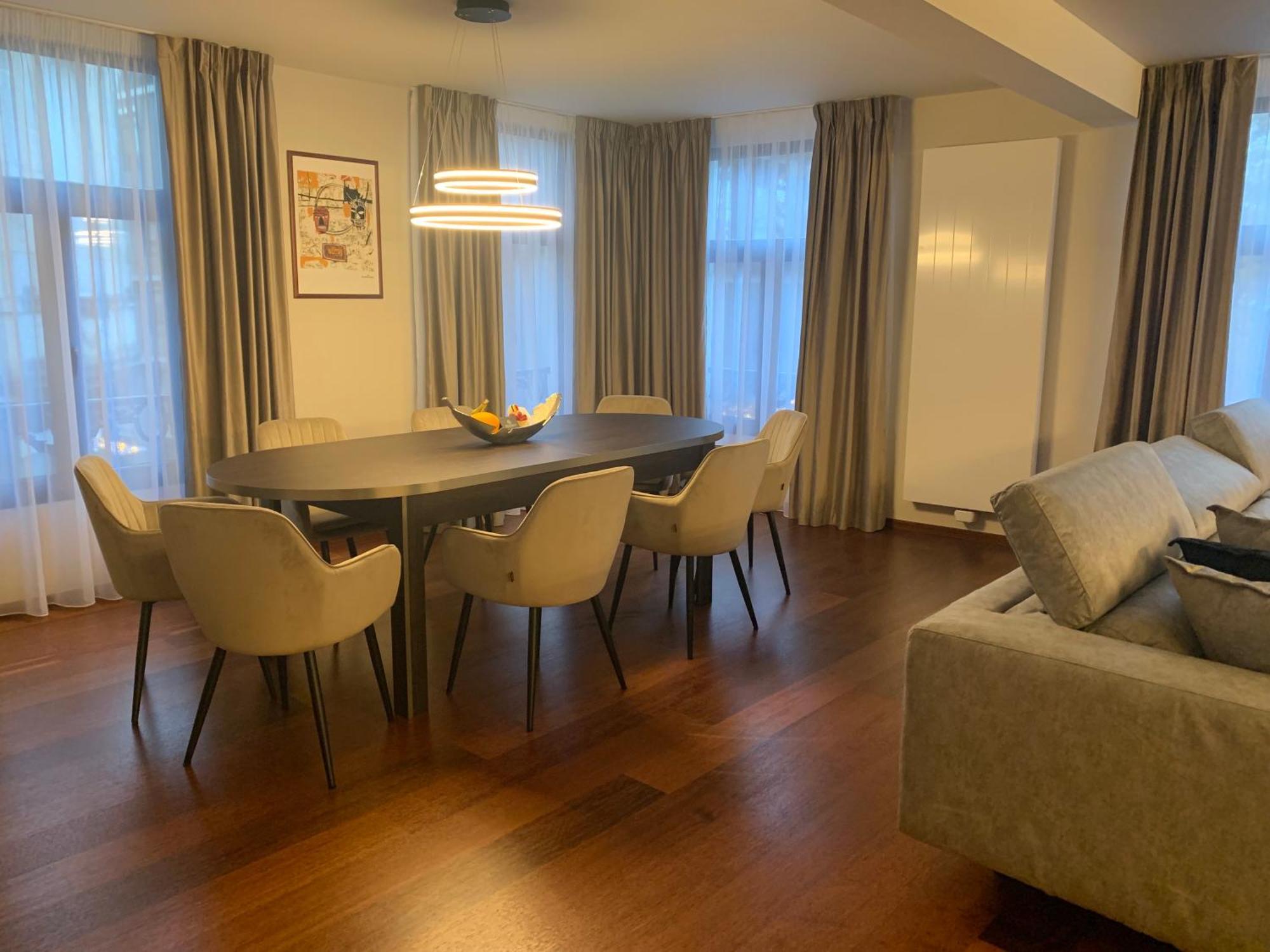 Botanique Suites Airbnb, Antwerpia Zewnętrze zdjęcie