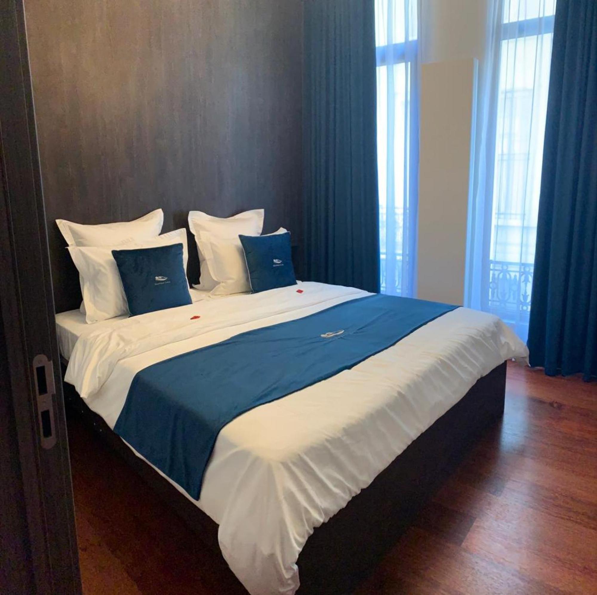 Botanique Suites Airbnb, Antwerpia Zewnętrze zdjęcie
