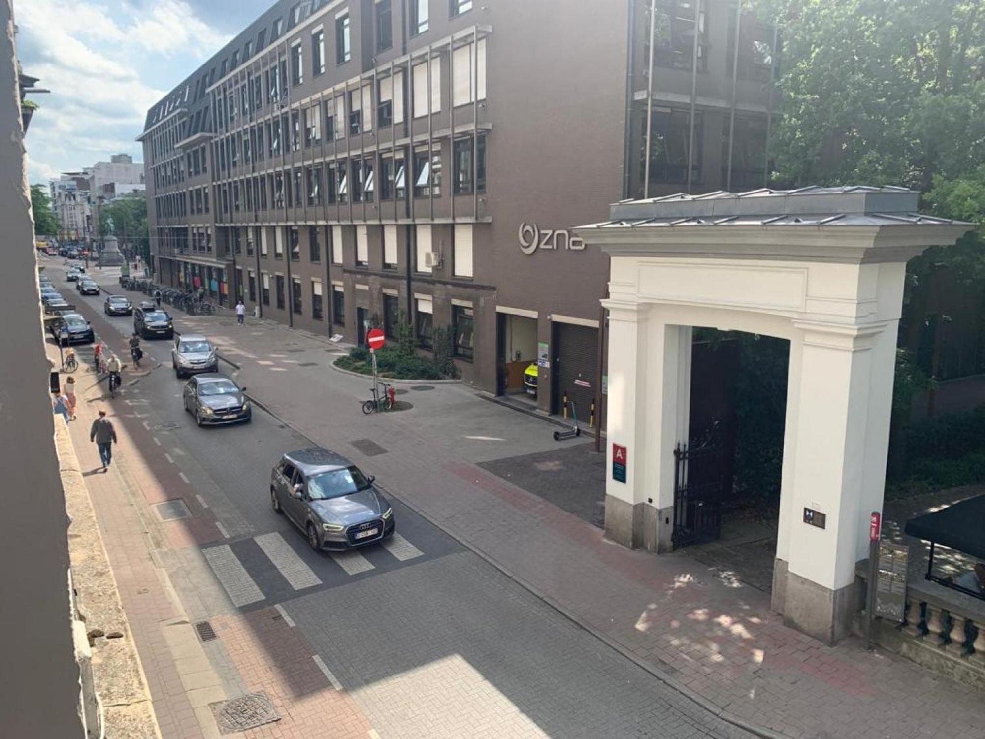 Botanique Suites Airbnb, Antwerpia Zewnętrze zdjęcie
