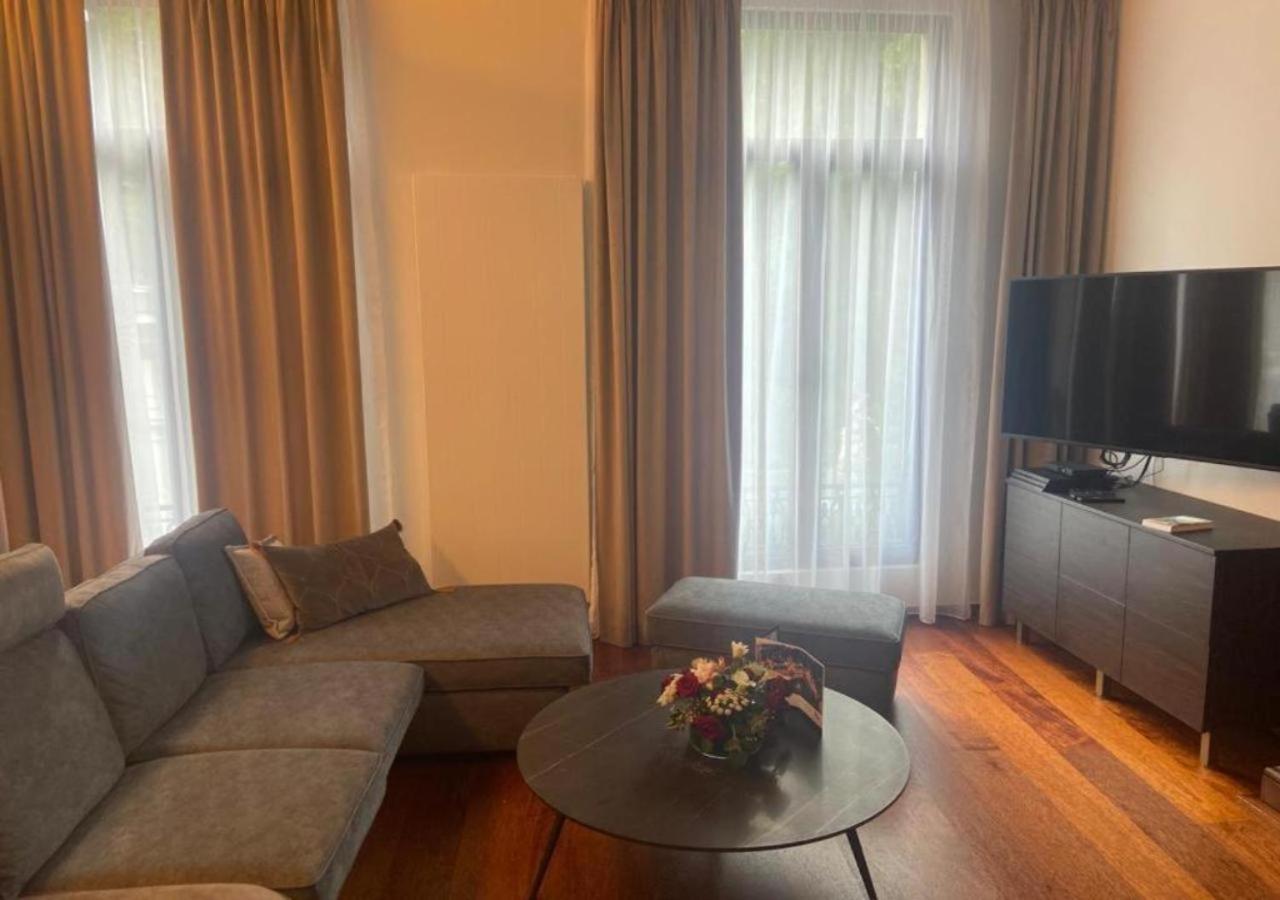 Botanique Suites Airbnb, Antwerpia Zewnętrze zdjęcie
